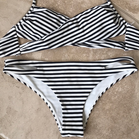 H&M Swimsuit - Picture 2 of 8